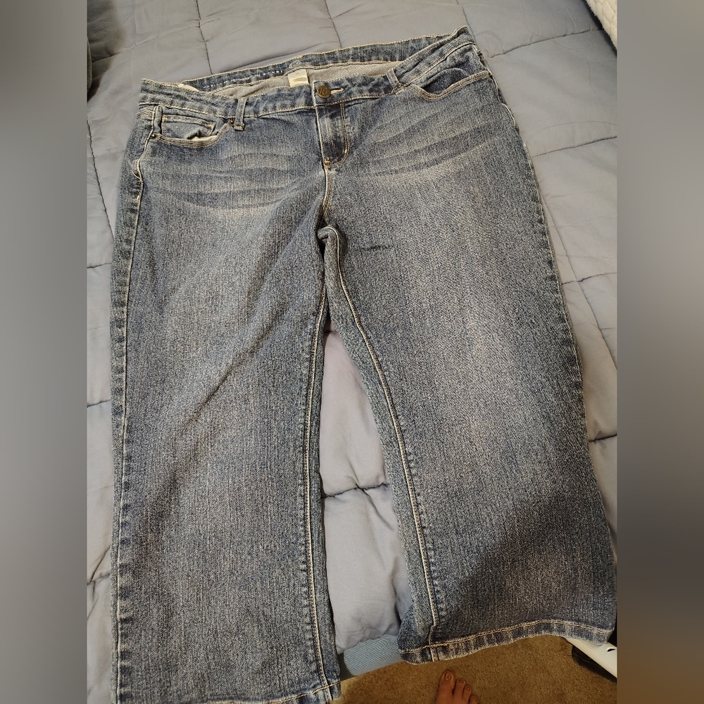 Dressbarn W 62 Petite Signature Fit Capri Denim Jeans Pants